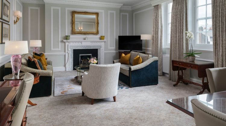 Grand Residences by Marriott - Mayfair Room