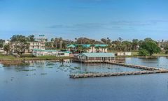 Lakeshore Resort & Marina