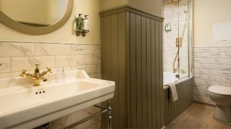 <b>The Pheasant Inn Room</b>. Images powered by <a href="https://www.leonardoworldwide.com/" title="Leonardo Worldwide" target="_blank">Leonardo</a>.
