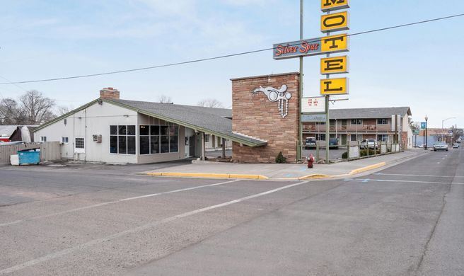 OYO Silver Spur Burns Hwy 20 Exterior