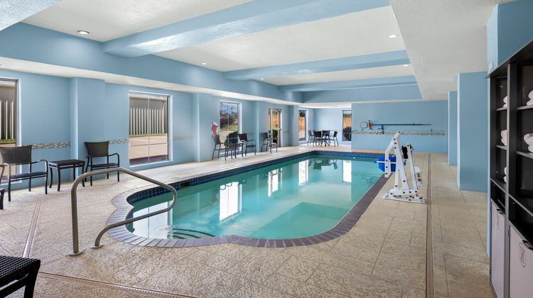 Holiday Inn Express & Suites Morrilton Pool