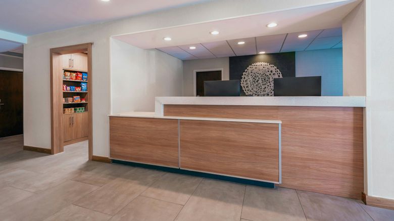 <b>Fairfield Inn & Suites Atlanta Kennesaw Lobby</b>. Images powered by <a href="https://www.leonardoworldwide.com/" title="Leonardo Worldwide" target="_blank">Leonardo</a>.