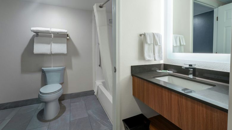 <b>Fairfield Inn & Suites Atlanta Kennesaw Room</b>. Images powered by <a href="https://www.leonardoworldwide.com/" title="Leonardo Worldwide" target="_blank">Leonardo</a>.