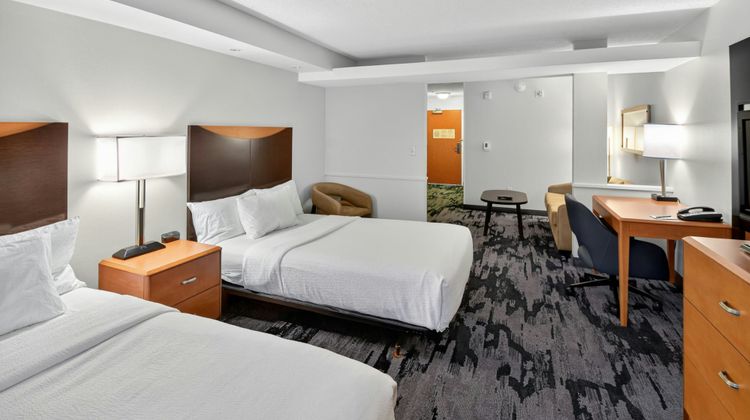 Fairfield Inn & Suites Omaha Downtown Room