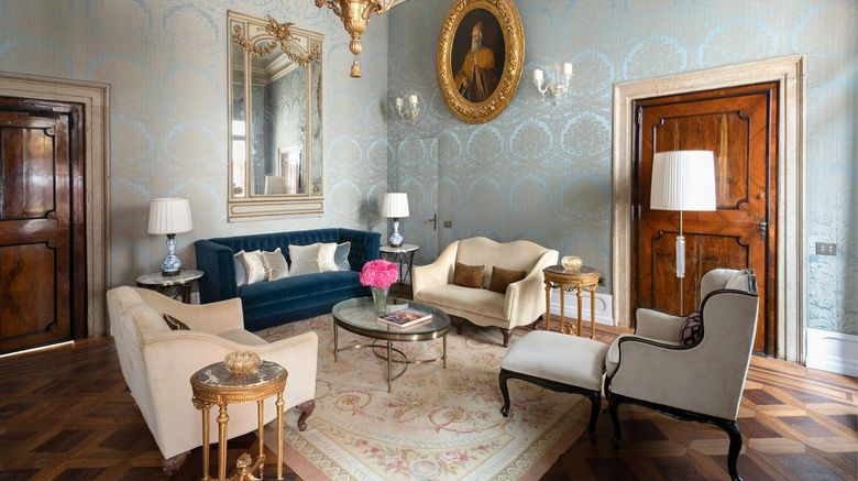 <b>Danieli, A Four Seasons Hotel Room</b>. Images powered by <a href="https://www.leonardoworldwide.com/" title="Leonardo Worldwide" target="_blank">Leonardo</a>.