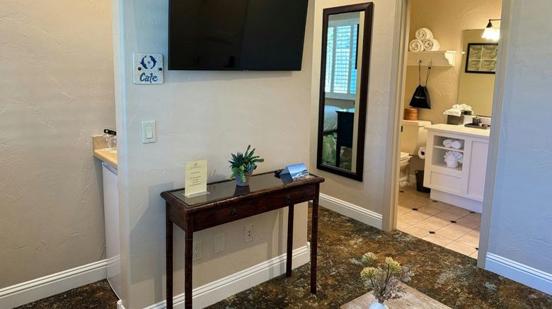 <b>Blue Dolphin Inn Room</b>. Images powered by <a href="https://www.leonardoworldwide.com/" title="Leonardo Worldwide" target="_blank">Leonardo</a>.