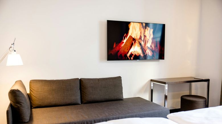 <b>Motel One Augustusplatz Room</b>. Images powered by <a href="https://www.leonardoworldwide.com/" title="Leonardo Worldwide" target="_blank">Leonardo</a>.