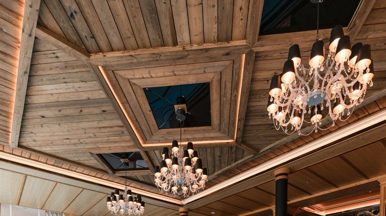 <b>Alpin Resort Sacher Seefeld - Tirol Pool</b>. Images powered by <a href="https://www.leonardoworldwide.com/" title="Leonardo Worldwide" target="_blank">Leonardo</a>.