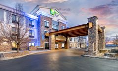 Holiday Inn Express Hotel & Suites