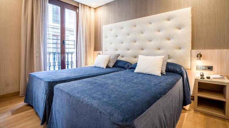 <b>Rialto Hotel Room</b>. Images powered by <a href="https://www.leonardoworldwide.com/" title="Leonardo Worldwide" target="_blank">Leonardo</a>.