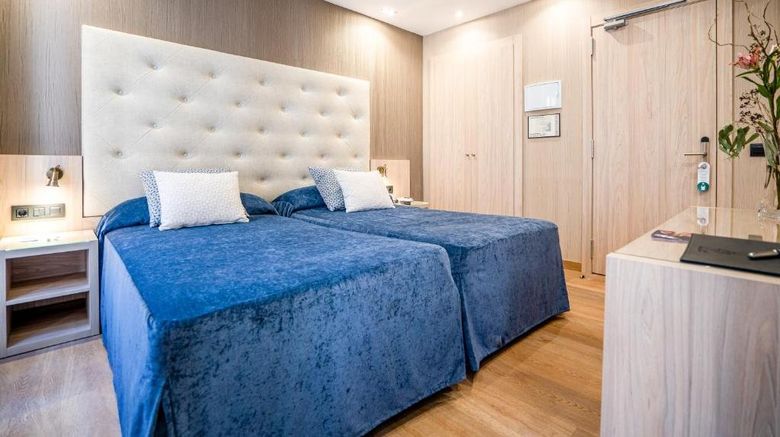 <b>Rialto Hotel Room</b>. Images powered by <a href="https://www.leonardoworldwide.com/" title="Leonardo Worldwide" target="_blank">Leonardo</a>.