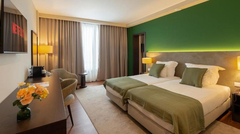 <b>Hotel Premium Porto Maia Room</b>. Images powered by <a href="https://www.leonardoworldwide.com/" title="Leonardo Worldwide" target="_blank">Leonardo</a>.