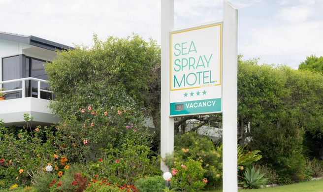 Sea Spray Motel Exterior