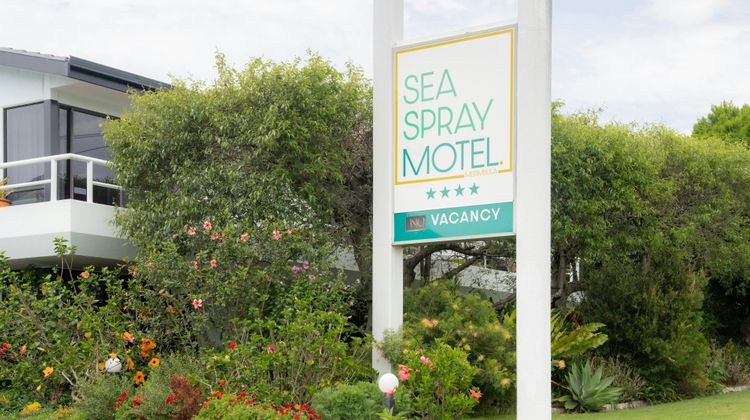 Sea Spray Motel Exterior