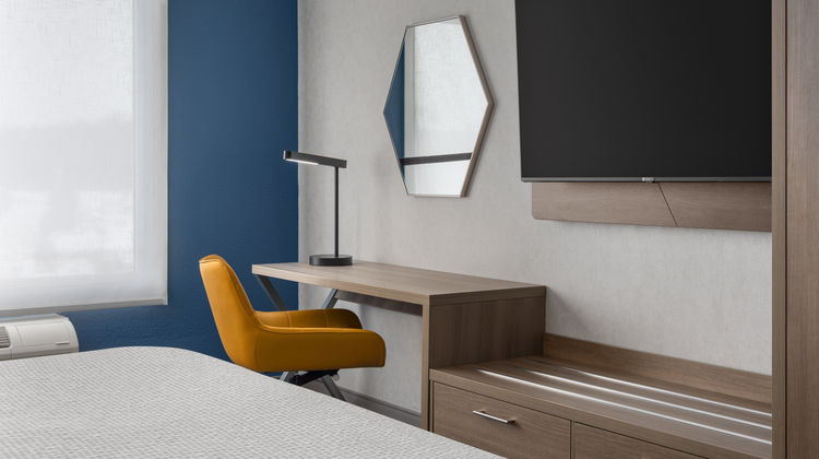 Holiday Inn Express Hotel & Suites Room