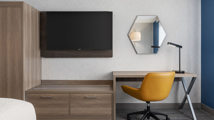 Holiday Inn Express Hotel & Suites Room