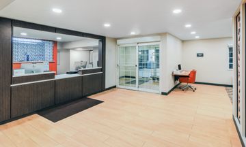 Candlewood Suites Topeka West