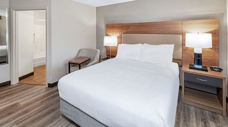 <b>Candlewood Suites Topeka West Room</b>. Images powered by <a href="https://www.leonardoworldwide.com/" title="Leonardo Worldwide" target="_blank">Leonardo</a>.