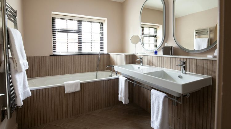 Foxhills Country Club Room