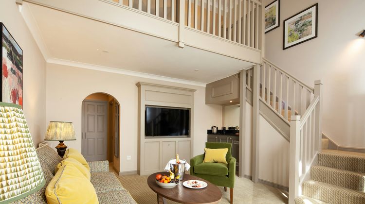 Foxhills Country Club Suite