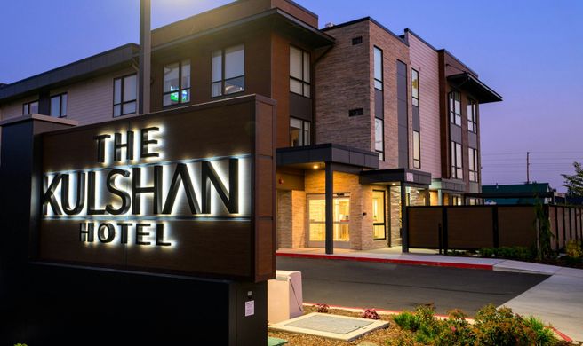 The Kulshan Hotel Exterior