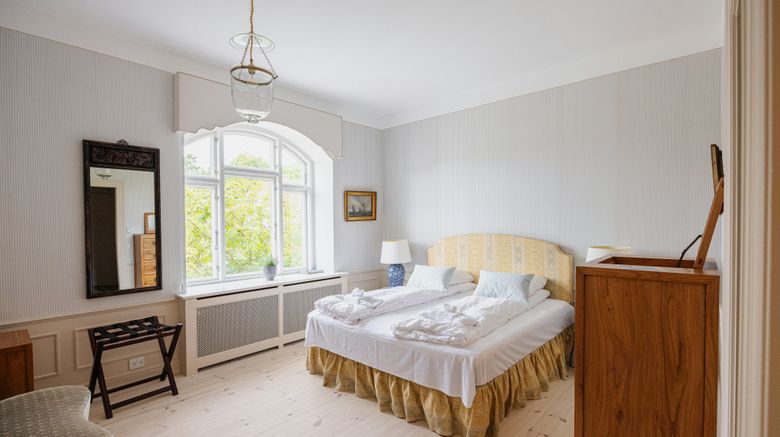 <b>Aarosund Badehotel Room</b>. Images powered by <a href="https://www.leonardoworldwide.com/" title="Leonardo Worldwide" target="_blank">Leonardo</a>.