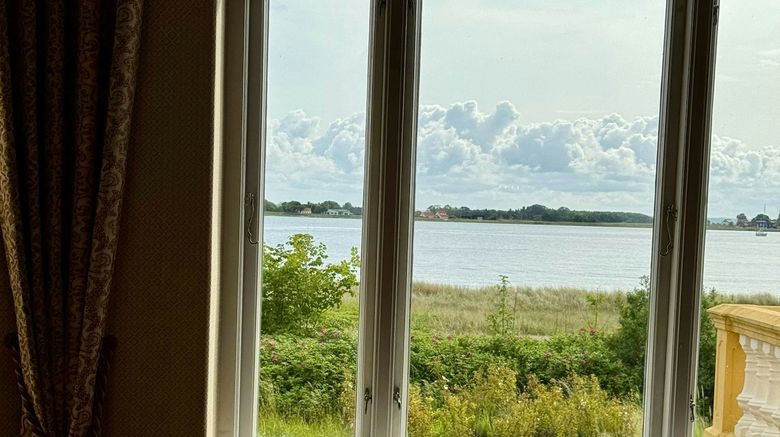 <b>Aarosund Badehotel Restaurant</b>. Images powered by <a href="https://www.leonardoworldwide.com/" title="Leonardo Worldwide" target="_blank">Leonardo</a>.