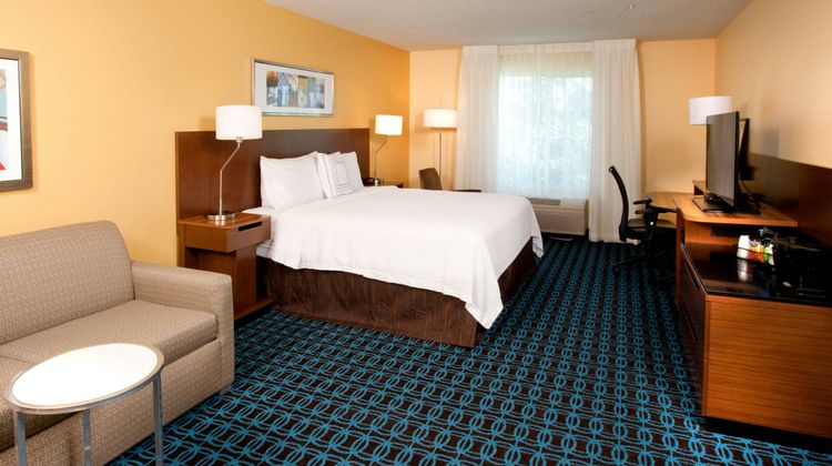 Fairfield Inn & Suites Room