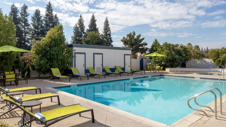 SpringHill Suites Fresno Pool