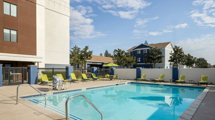 SpringHill Suites Fresno Pool