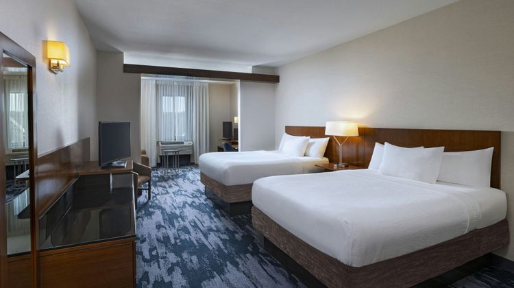 Fairfield Inn & Suites Urbandale Suite