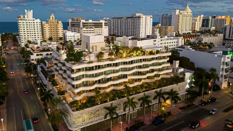 <b>Unframed Miami Beach Exterior</b>. Images powered by <a href="https://www.leonardoworldwide.com/" title="Leonardo Worldwide" target="_blank">Leonardo</a>.