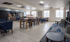 Holiday Inn Express Hotel & Stes Winner