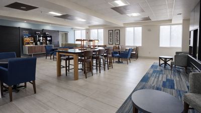 Holiday Inn Express Hotel & Stes Winner