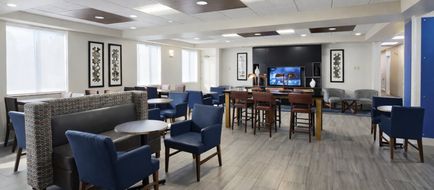 Holiday Inn Express Hotel & Stes Winner Exterior