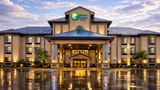 Holiday Inn Express Hotel & Stes Winner Exterior