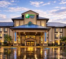 Holiday Inn Express Hotel & Stes Winner Exterior