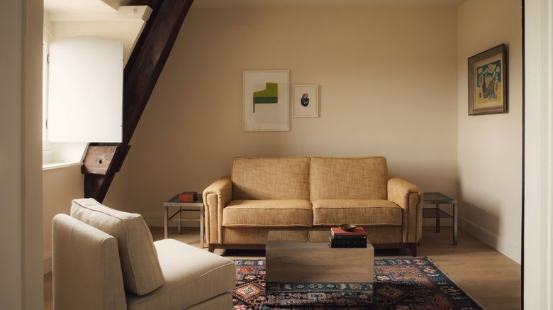 <b>Les Sources de Vougeot Room</b>. Images powered by <a href="https://www.leonardoworldwide.com/" title="Leonardo Worldwide" target="_blank">Leonardo</a>.