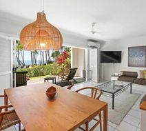 Alamanda Palm Cove Room