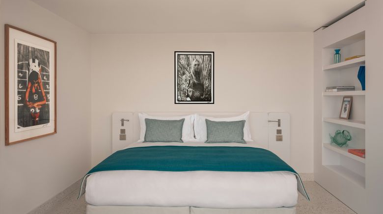 <b>Hotel Les Roches Rouges Suite</b>. Images powered by <a href="https://www.leonardoworldwide.com/" title="Leonardo Worldwide" target="_blank">Leonardo</a>.
