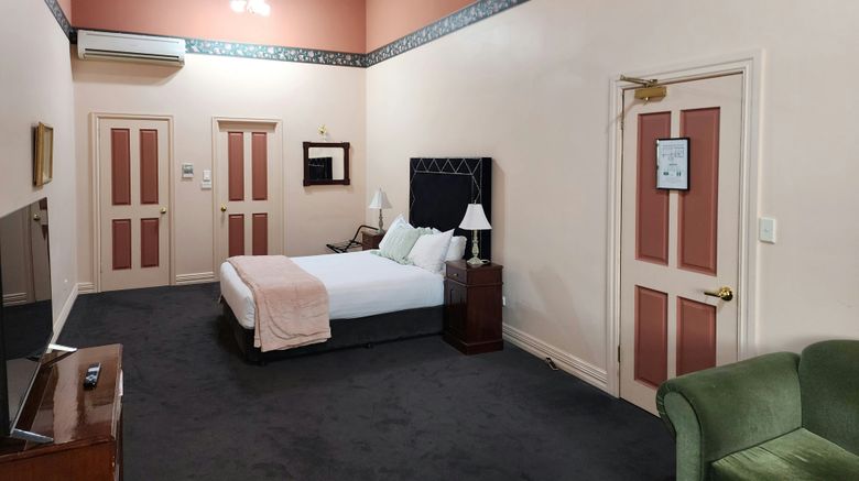 <b>Macquarie Manor Room</b>. Images powered by <a href="https://www.leonardoworldwide.com/" title="Leonardo Worldwide" target="_blank">Leonardo</a>.