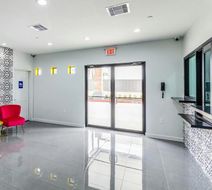 Scottish Inns & Suites Lobby