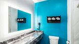 Scottish Inns & Suites Room