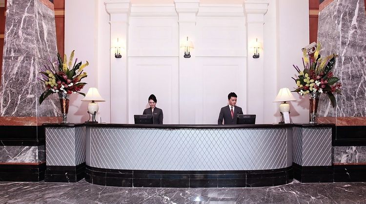 Orchard Parksuites Lobby