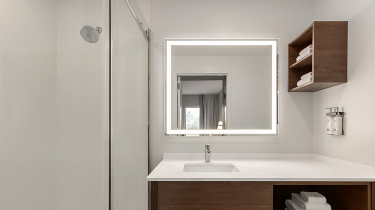 Staybridge Suites Norfolk Airport Room