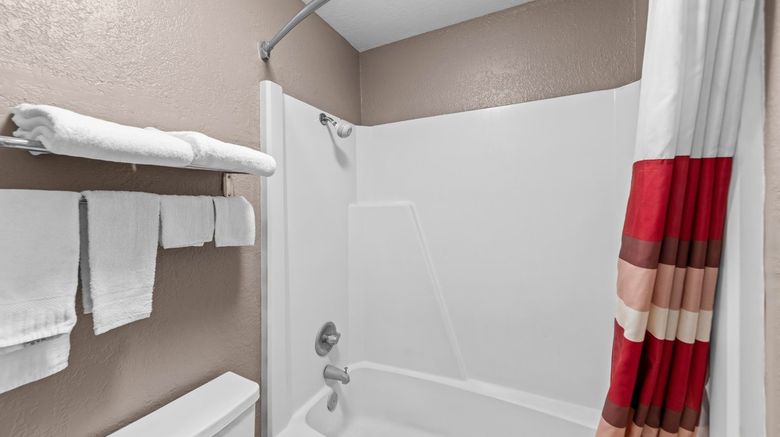 <b>Red Roof Inn Ardmore Room</b>. Images powered by <a href="https://www.leonardoworldwide.com/" title="Leonardo Worldwide" target="_blank">Leonardo</a>.