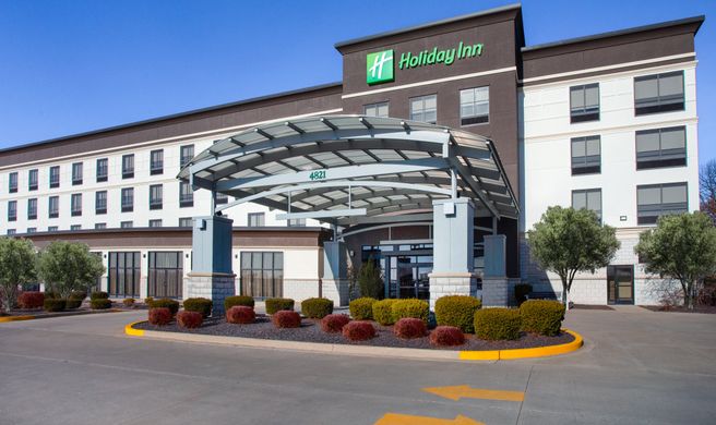 Holiday Inn Quincy East Exterior