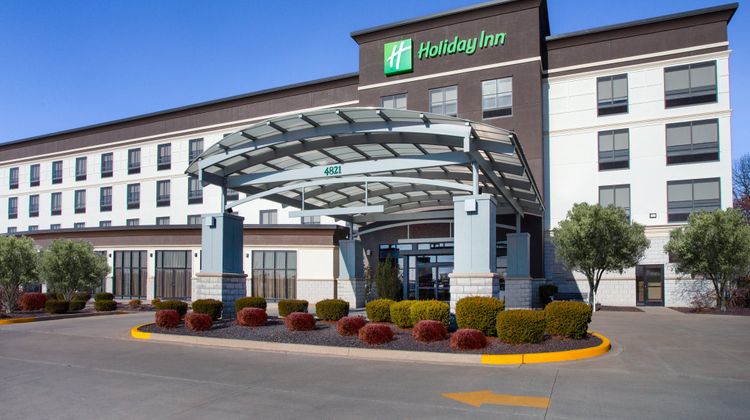 Holiday Inn Quincy East Exterior