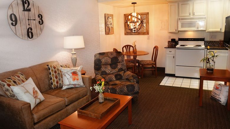 <b>Centerstone Plaza Hotel Soldiers Field Suite</b>. Images powered by <a href="https://www.leonardoworldwide.com/" title="Leonardo Worldwide" target="_blank">Leonardo</a>.