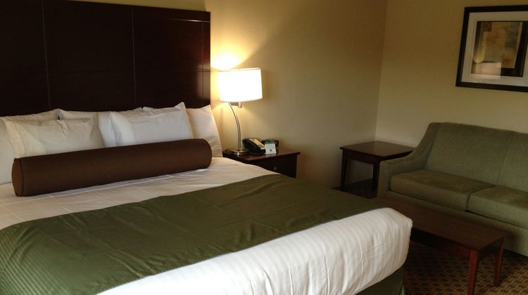 Cobblestone Hotel & Suites Broken Bow Suite